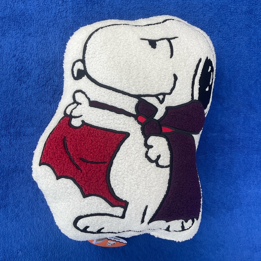 Snoopy Halloween Pillow Dracula